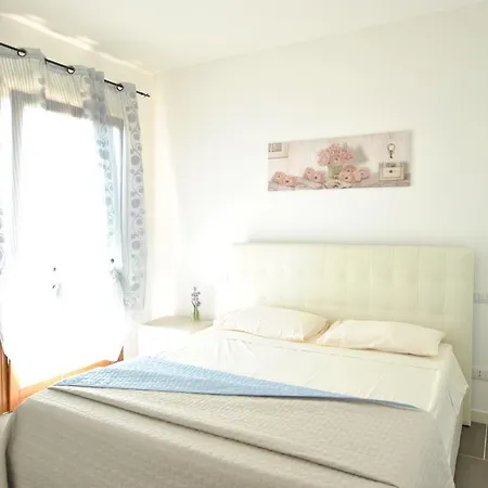 Luxury Penthouse, * 올비아