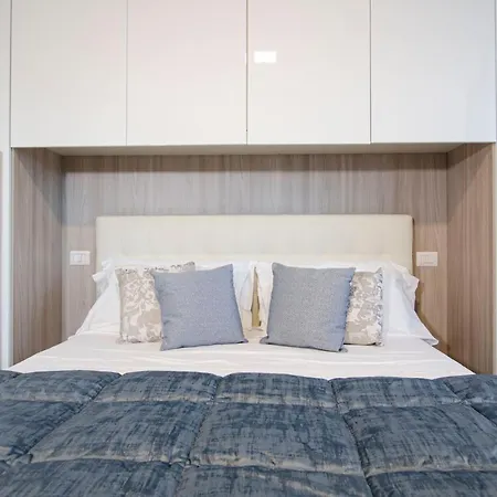 Luxury Penthouse, 아파트